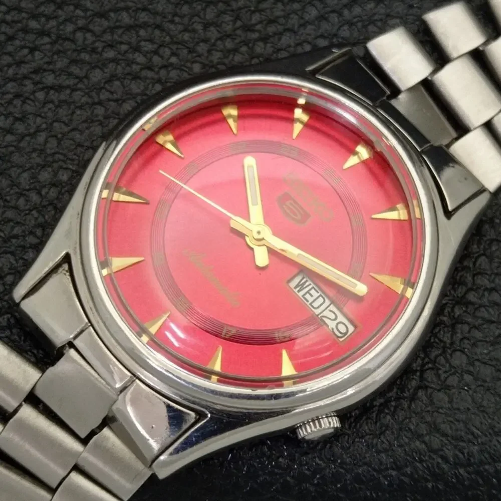 Vintage 1988 Seiko Automatic Mens Silver Watch W/daydate & Red accents